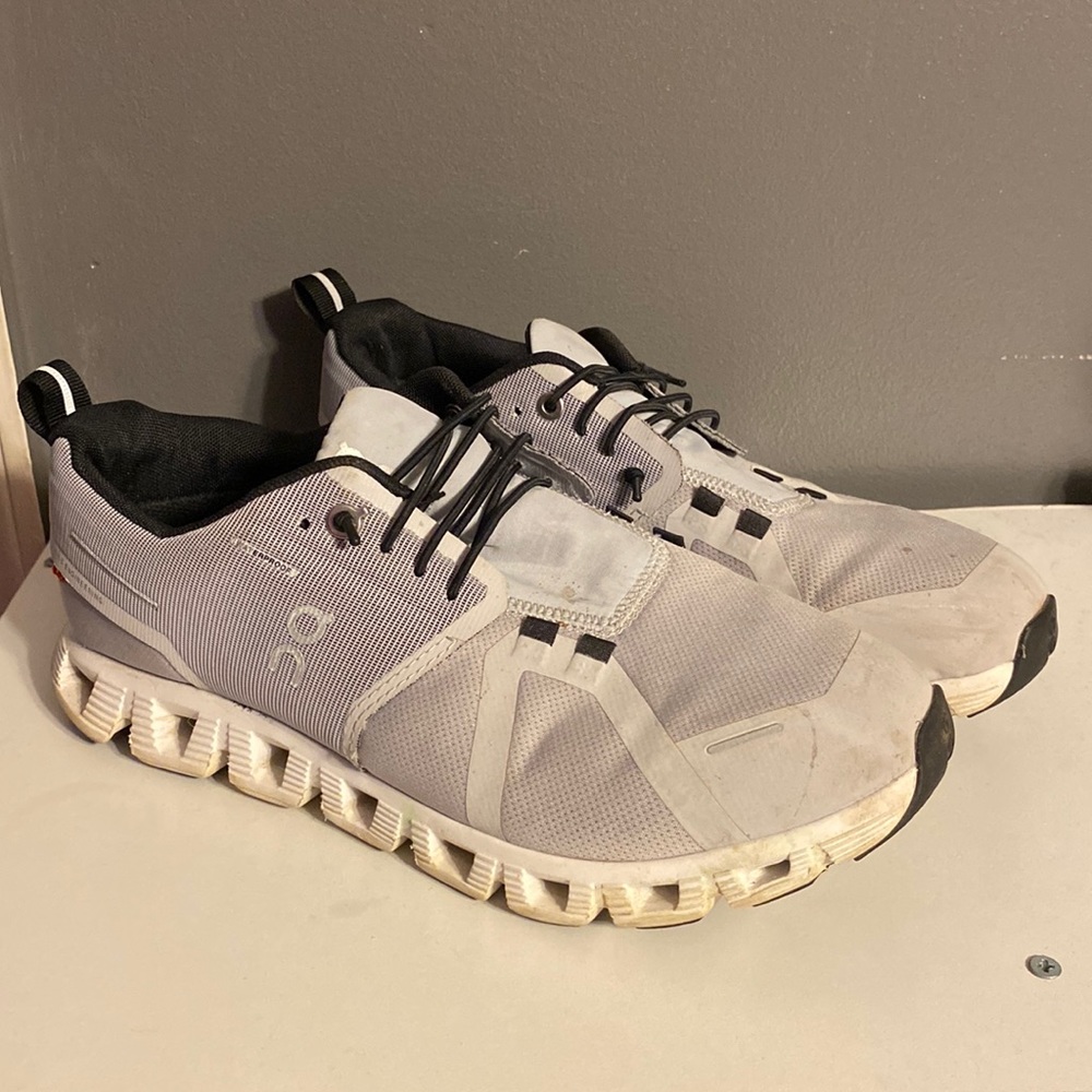 On Cloud 5 Running Shoes